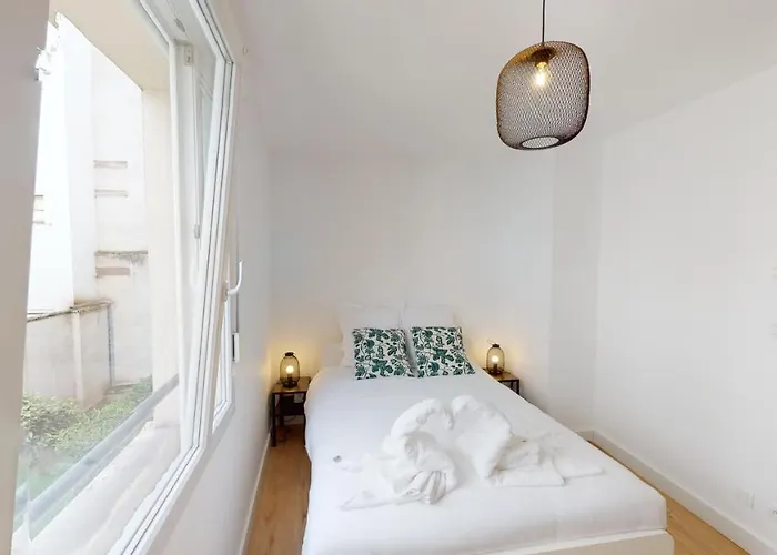 Hallesgare 1 Free Parking