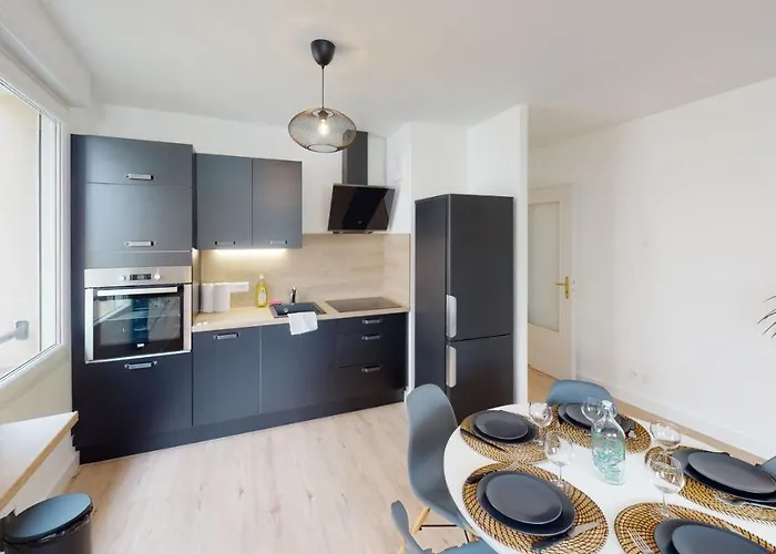 Hallesgare 1 Free Parking Strasburg